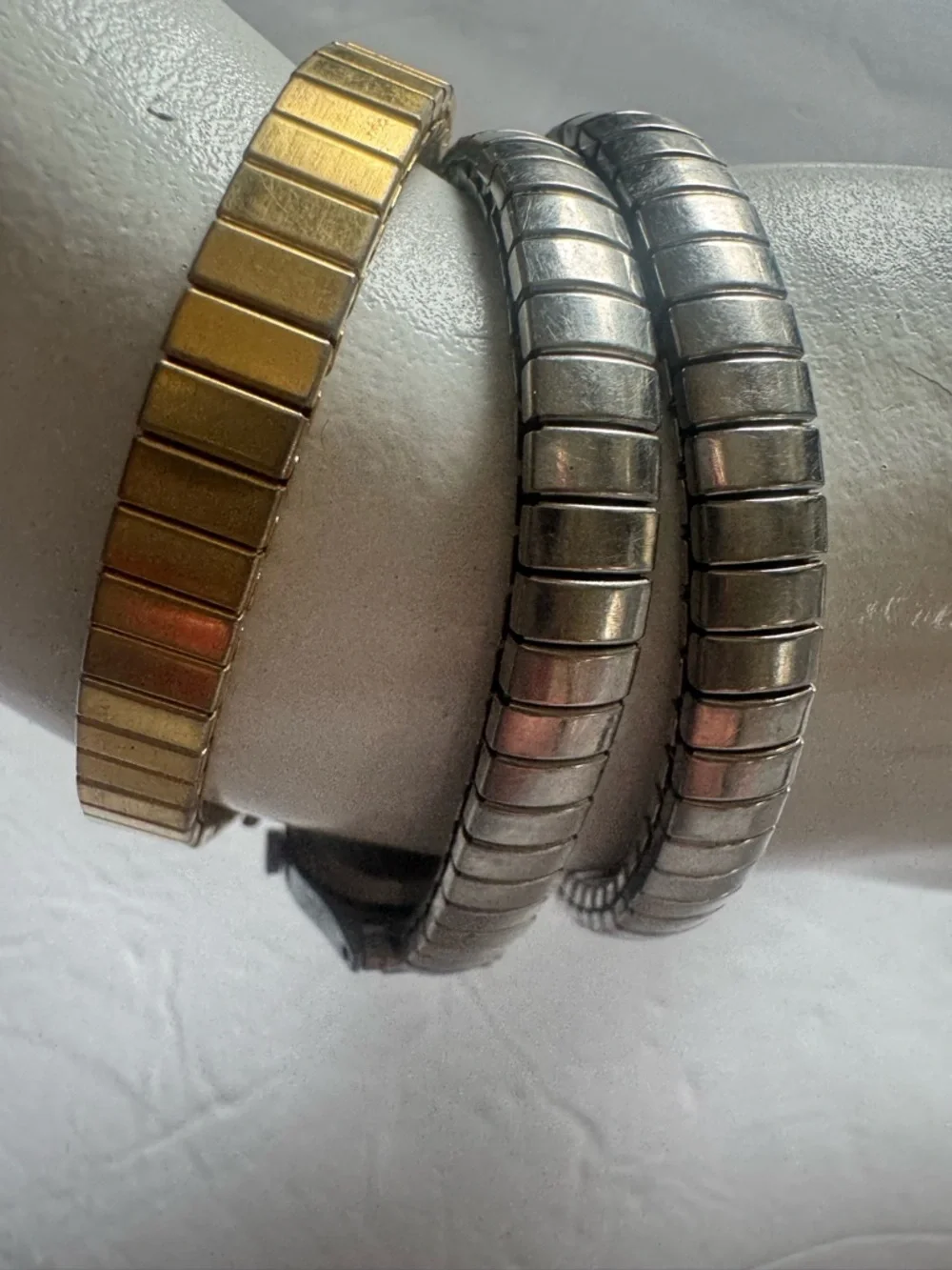 LOT of 3 vintage‎ stretch band watches